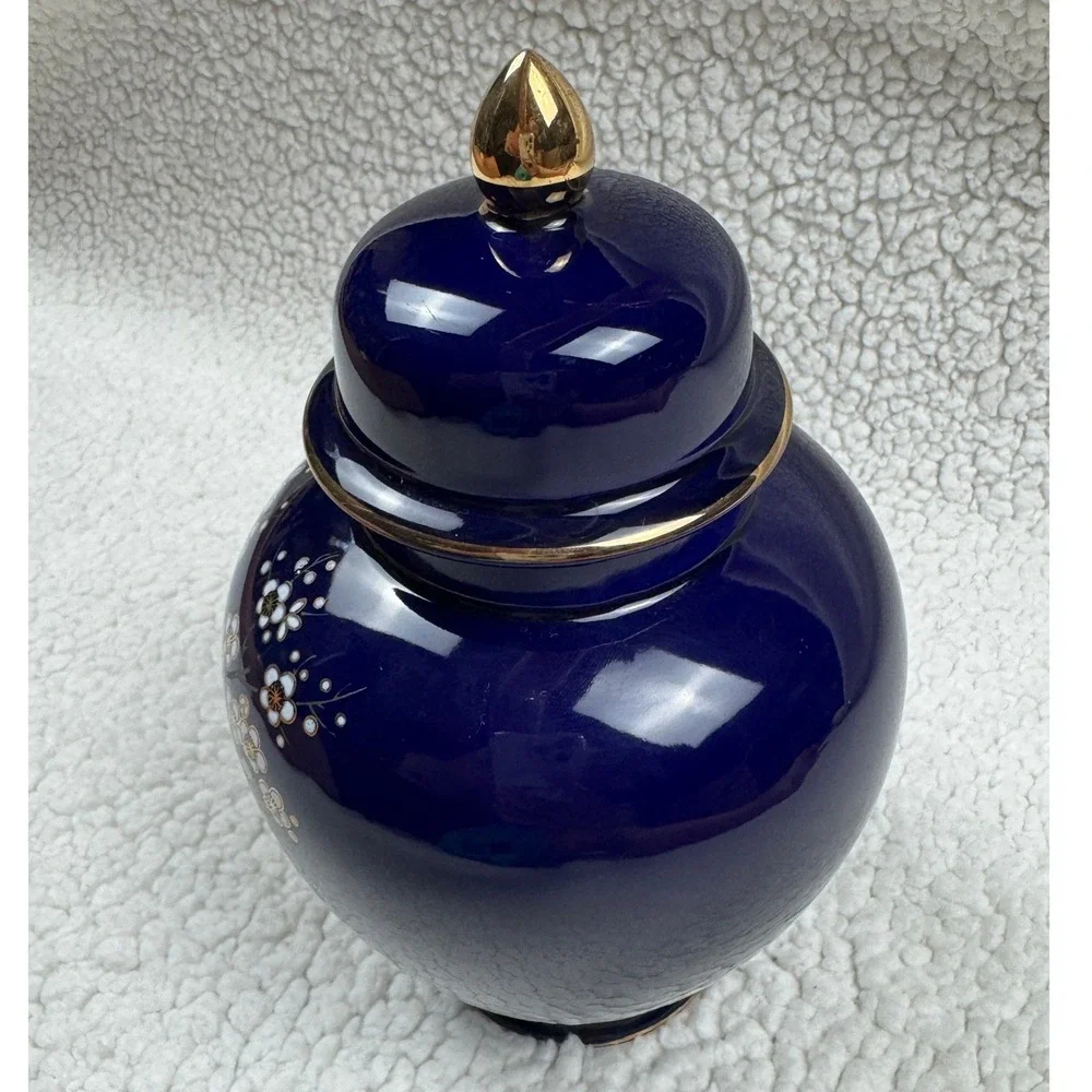 Vintage Cobalt Blue Porcelain Ginger Jar Floral‎ Peony Gold Trim Made in Japan